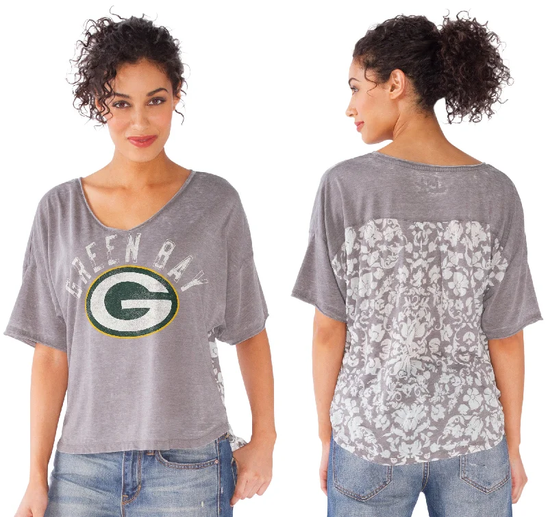 Green Bay Packers Women's Gray Maverick Tee Boxy Fit Fitted Loose
