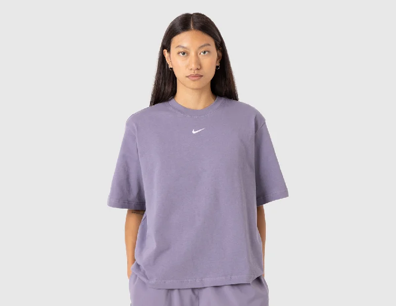 Nike Sportswear Women's Essentials Boxy T-shirt Daybreak / White Graphic Embroidered Appliqued